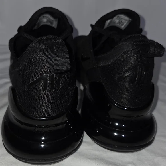 Nike Air Max 270s Mens Size 11. LIKE NEW! WORN MAYBE 3X $100.00 - Picture 5 of 12